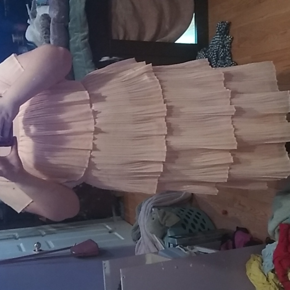 Dress ๐ - Picture 3 of 4